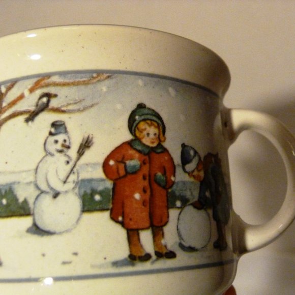 PFALZKERAMIK Germany Hand Decorateded Winterzeit WinterTime Child's Mug Set of 2 - Picture 7 of 9